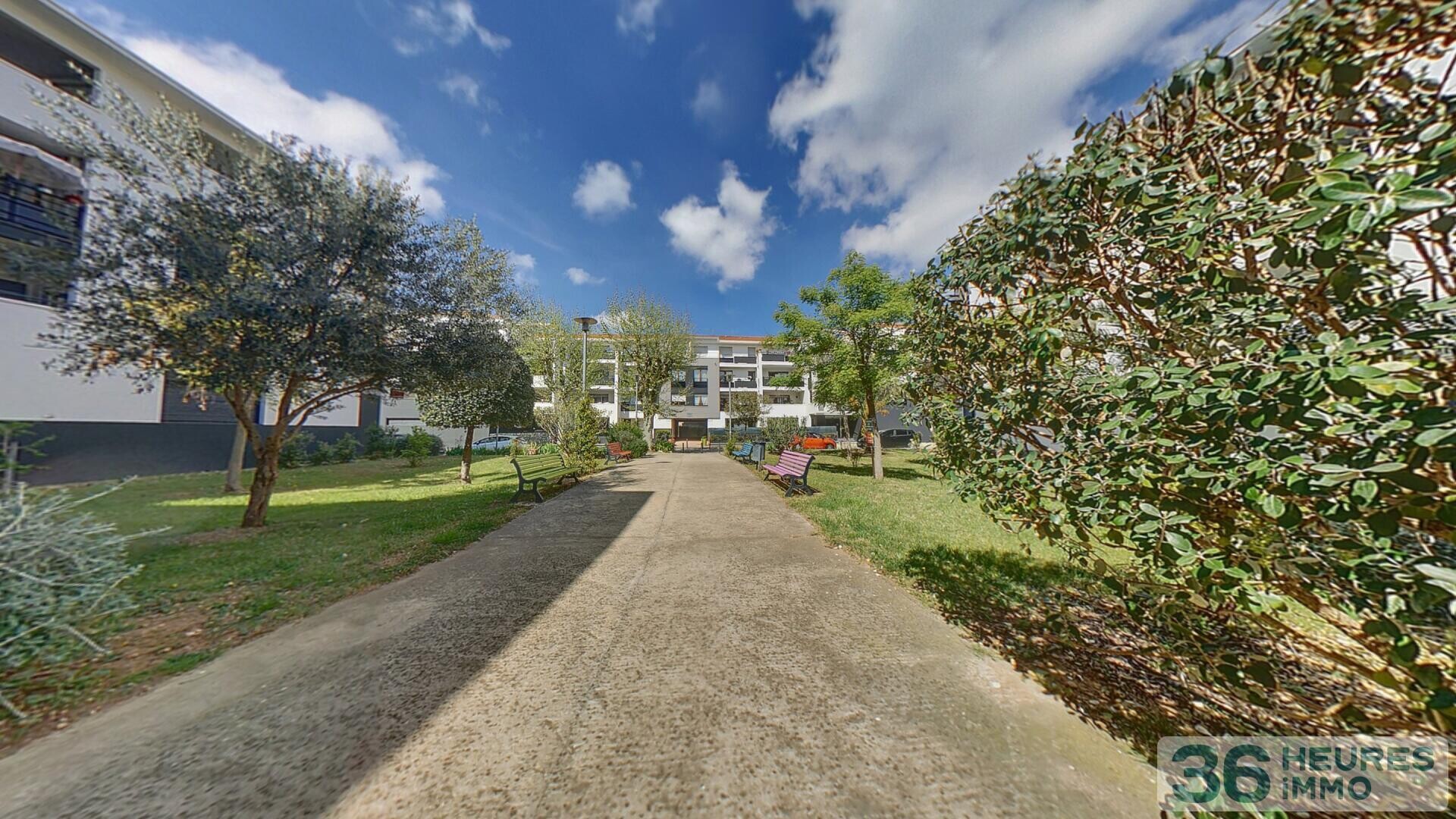 Appartement T2 avec terrasse et stationnement