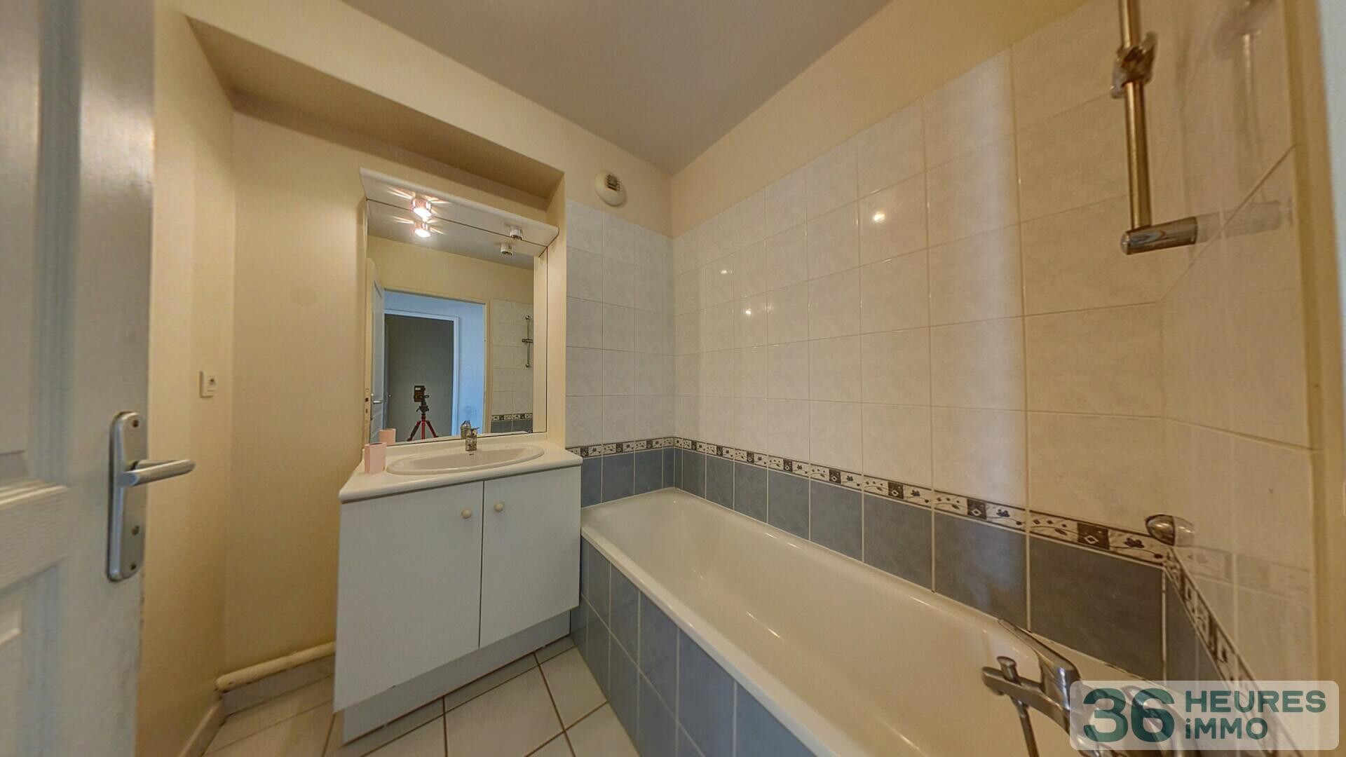 Appartement T2 avec terrasse et stationnement