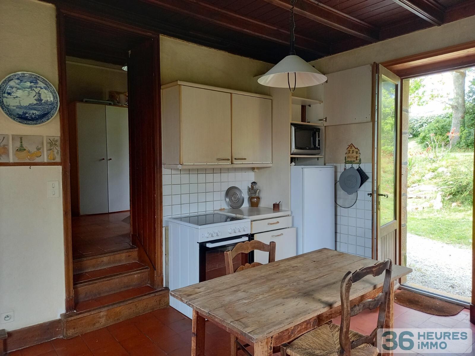 Villa des années 30 avec dépendances habitables