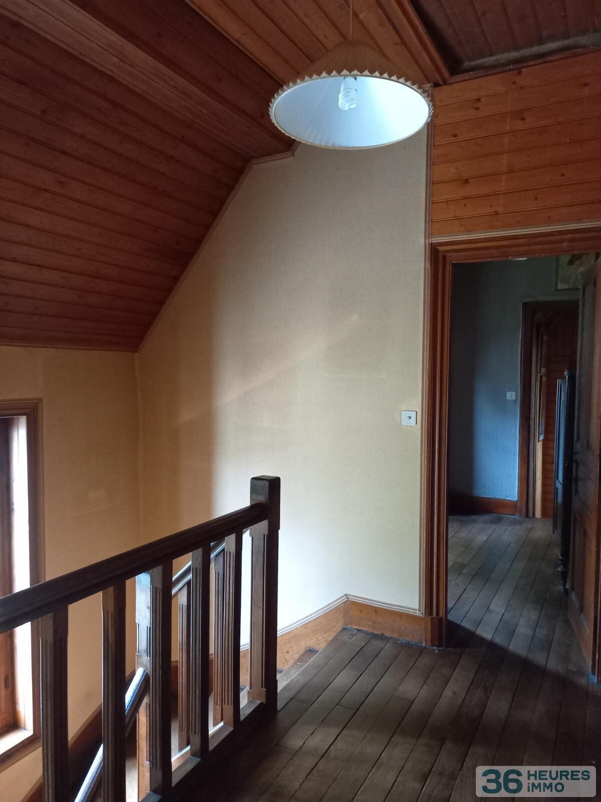 Villa des années 30 avec dépendances habitables