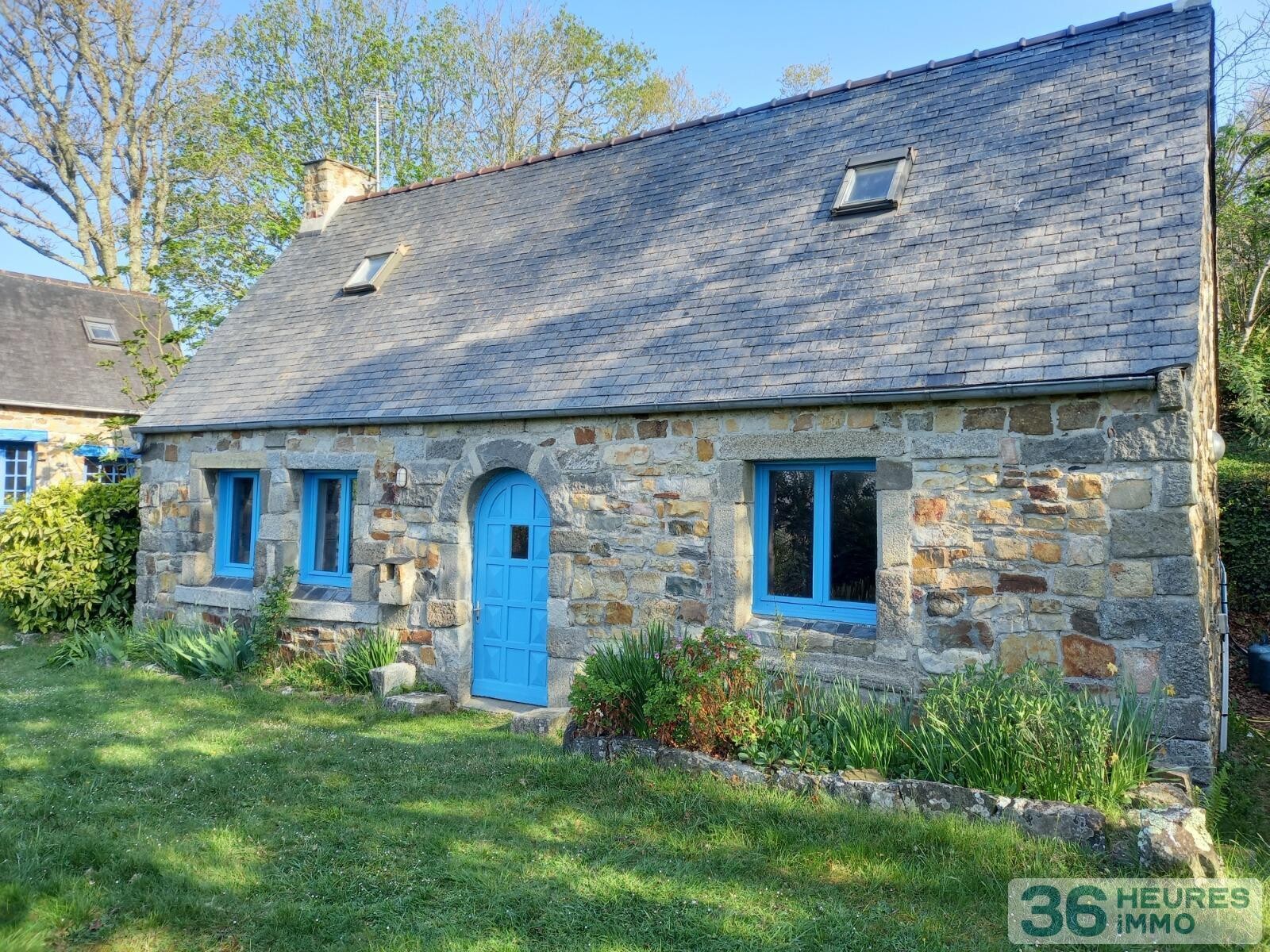 Villa des années 30 avec dépendances habitables