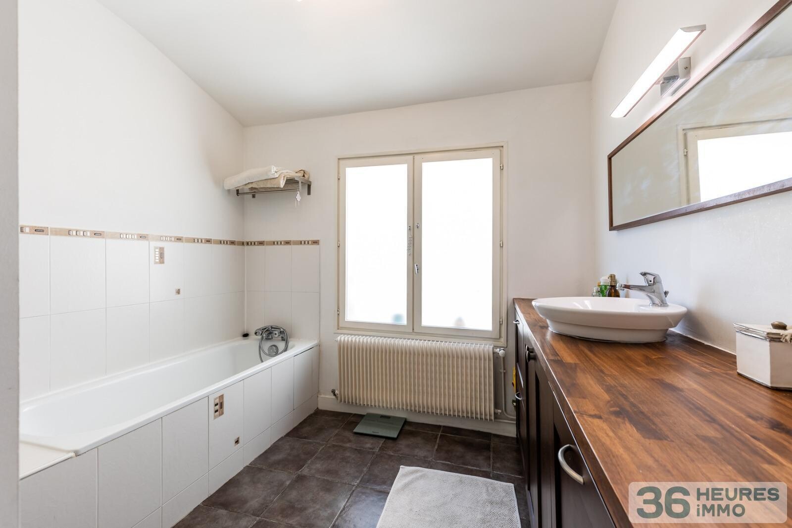 Bel Appartement T5 rénové -Place du Palais 