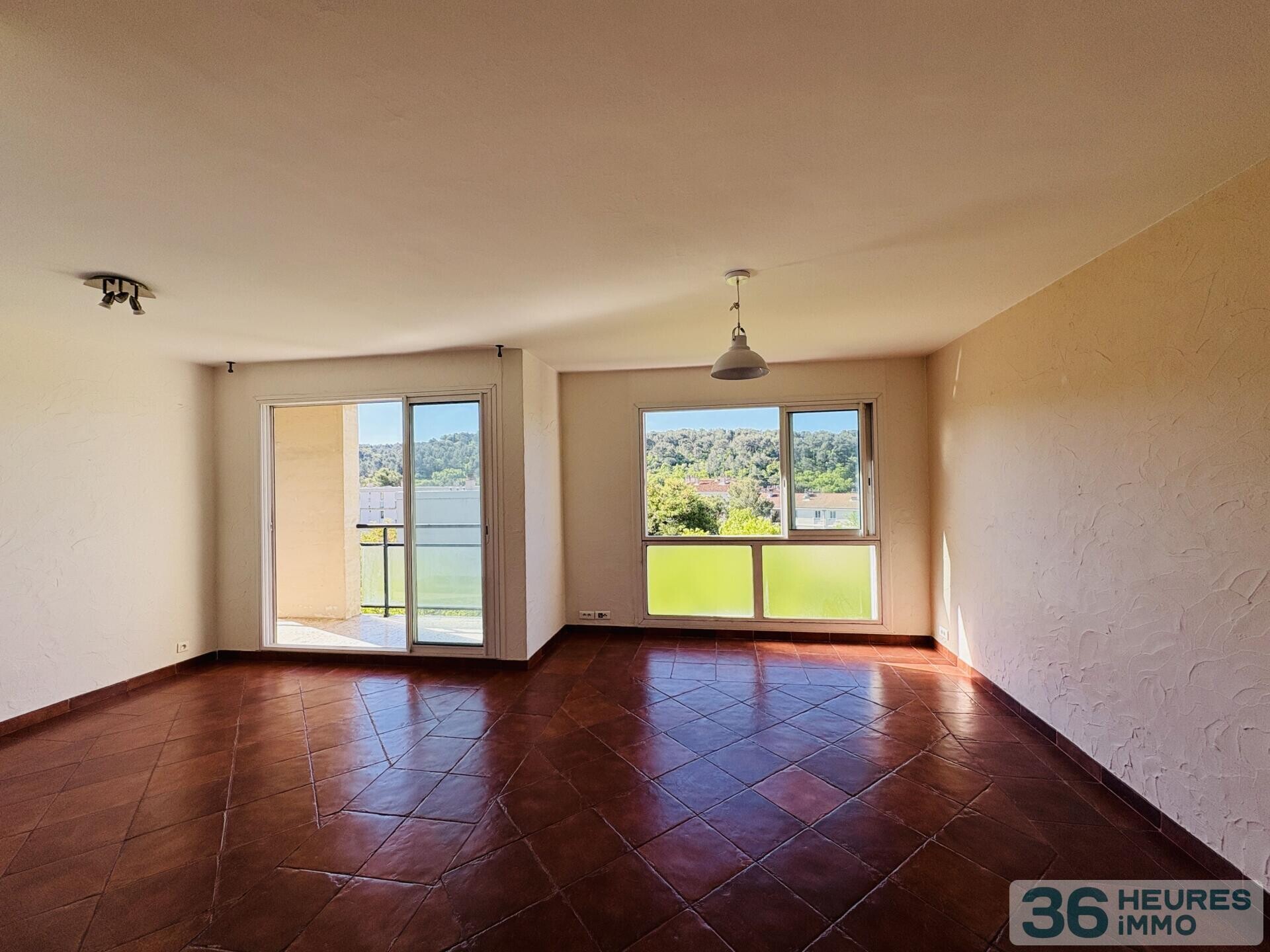 Aix en provence - Agréable appartement T5 de 77 m² – Dernier étage – Vue dégagée – Secteur Beauregard