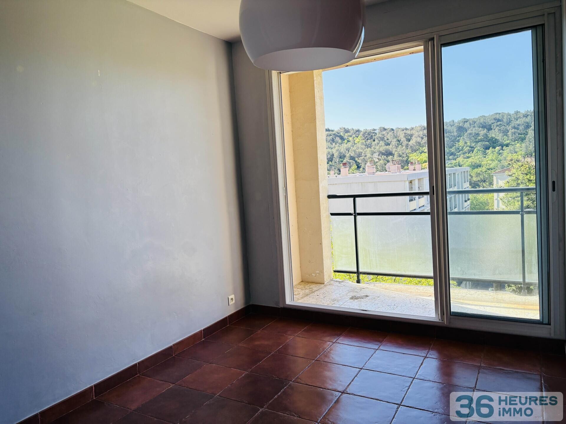 Aix en provence - Agréable appartement T5 de 77 m² – Dernier étage – Vue dégagée – Secteur Beauregard