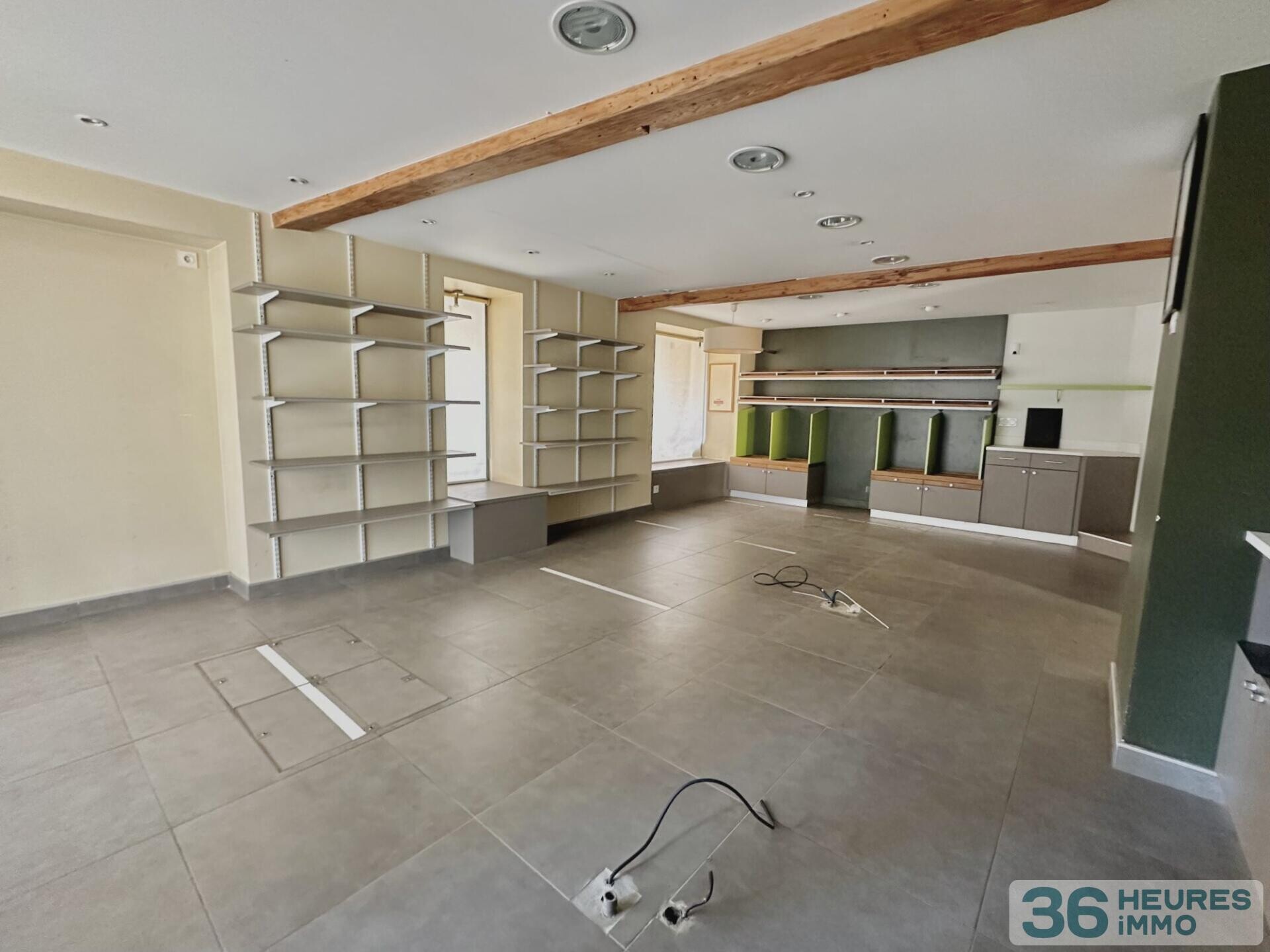 Immeuble avec appartement