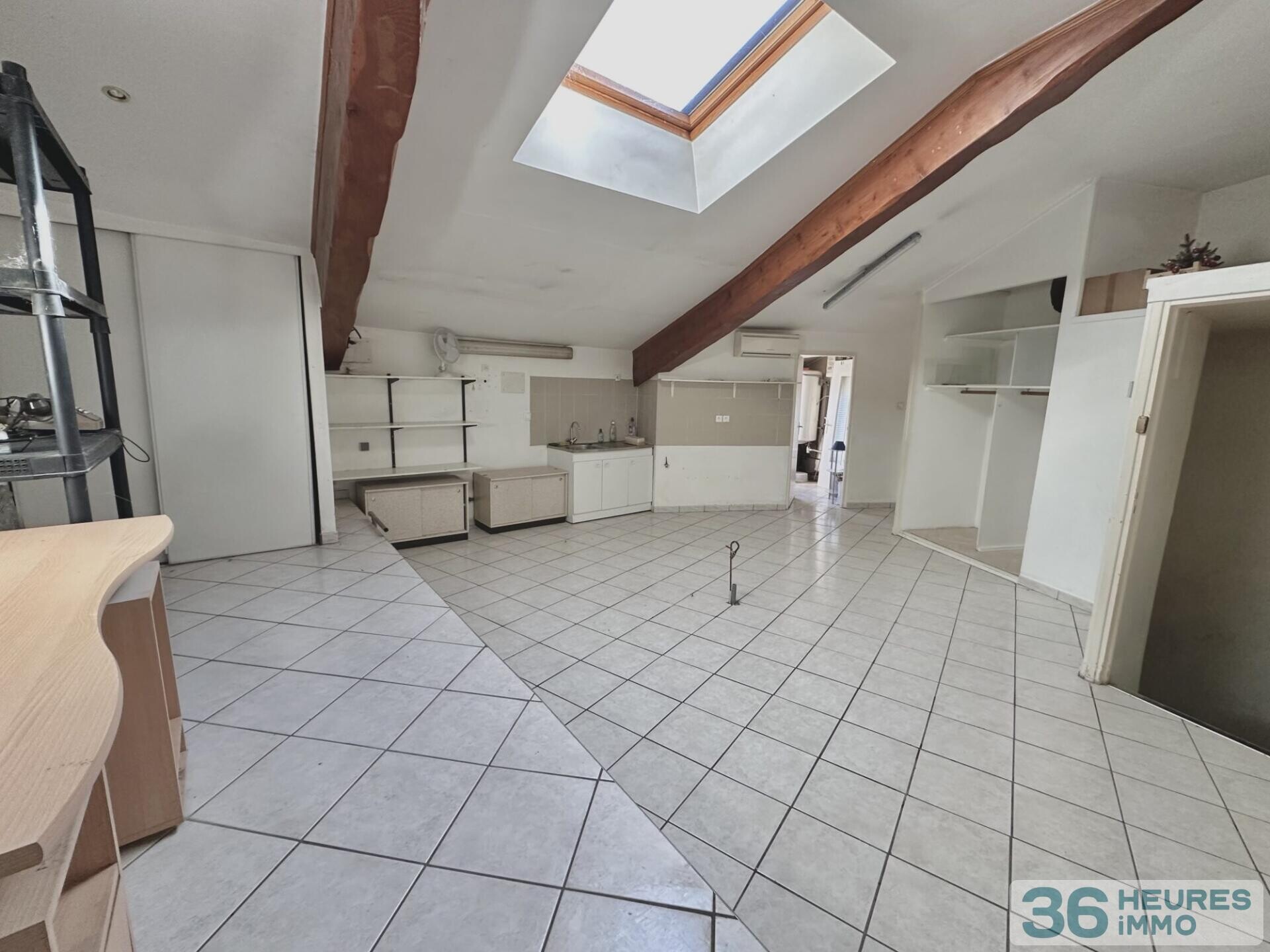 Immeuble avec appartement