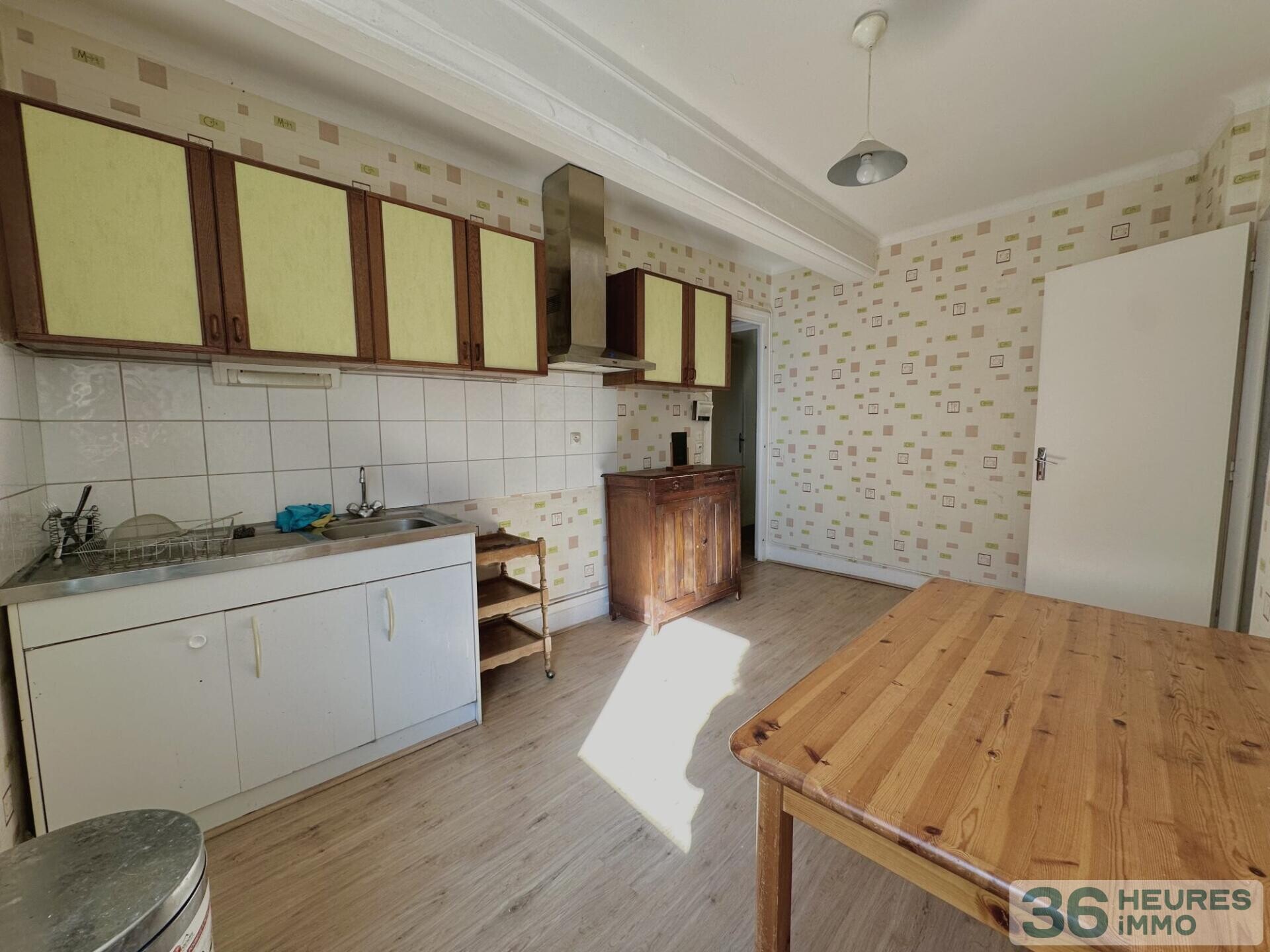 Immeuble avec appartement
