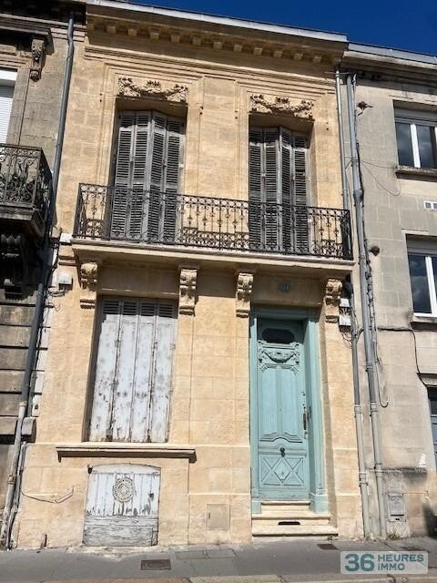 MAISON DE VILLE EN PIERRE AVEC JARDIN