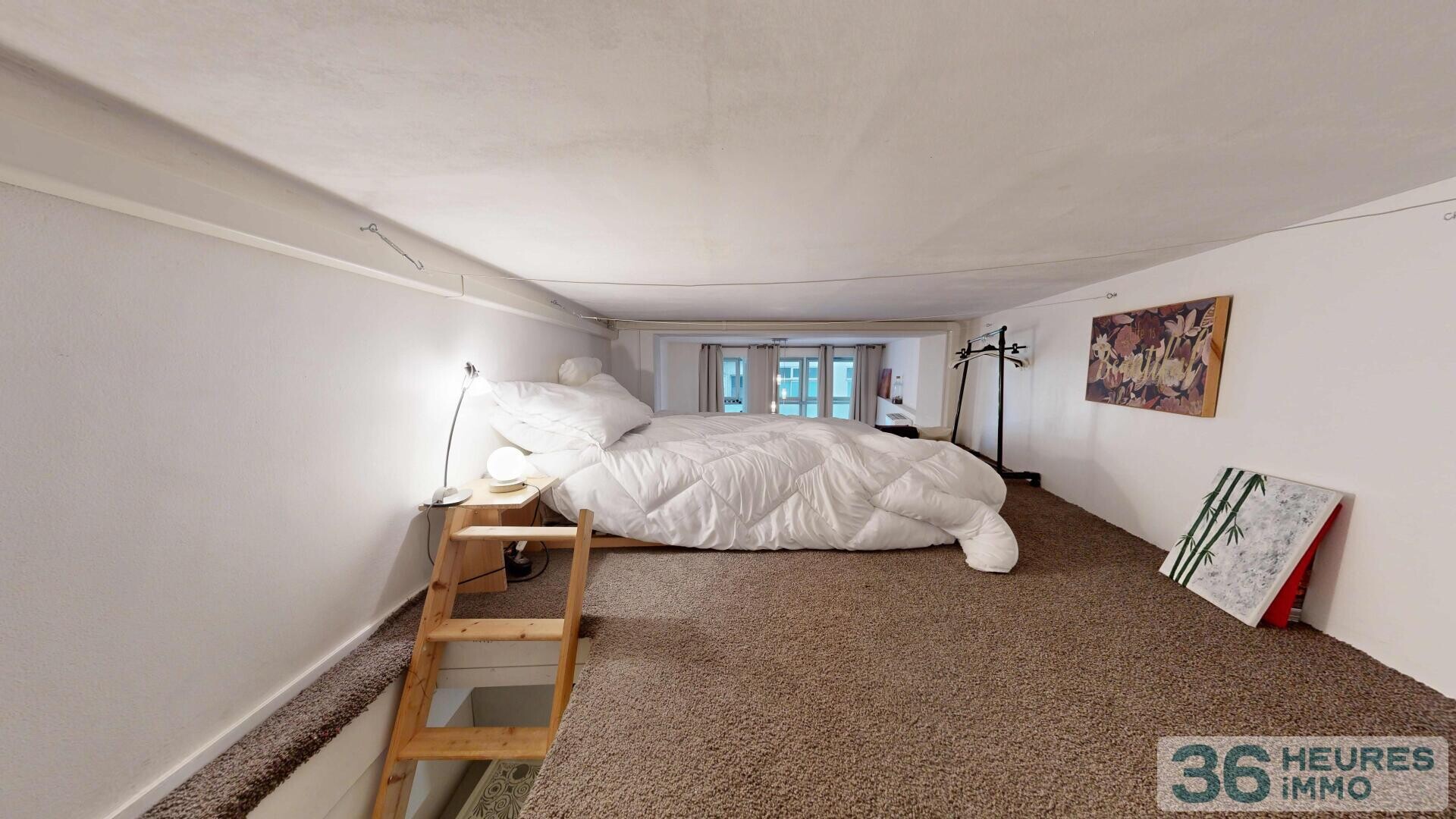 Loft atypique 40m² avec belle hauteur sous plafond - Paris 15