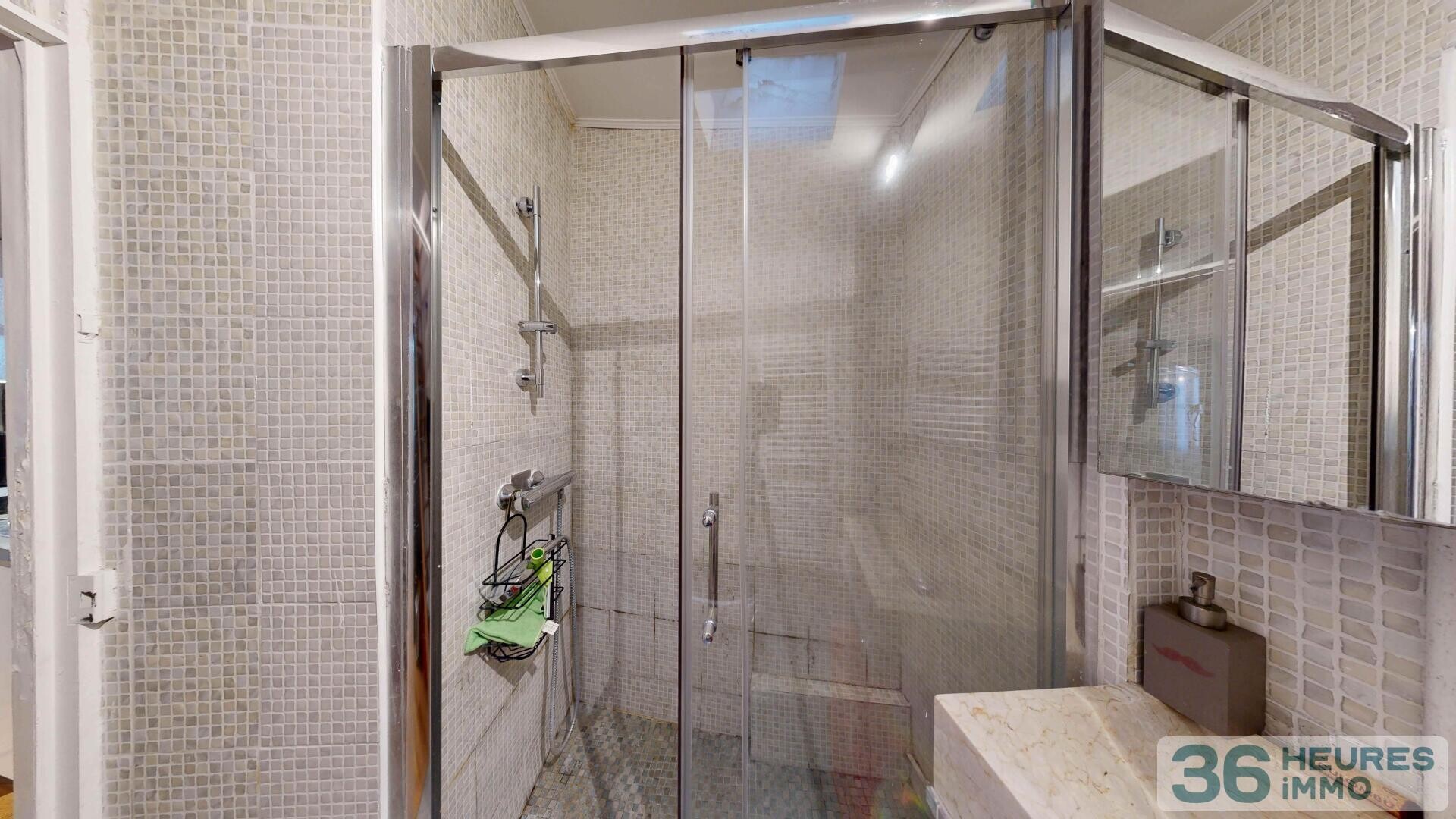 Loft atypique 40m² avec belle hauteur sous plafond - Paris 15