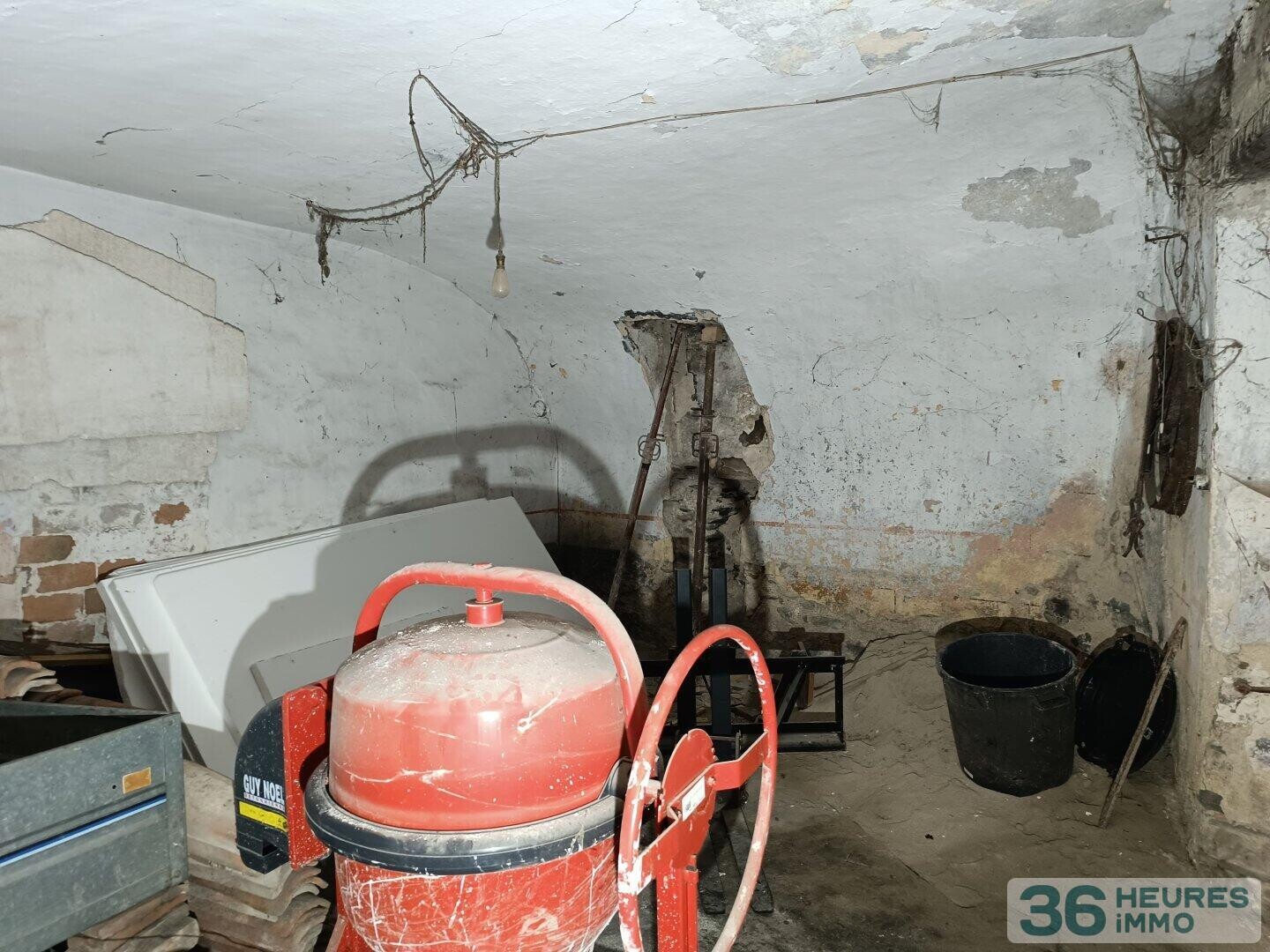 Appartement T3 à rénover intégralement avec jardinet + Terrain de 1460m²