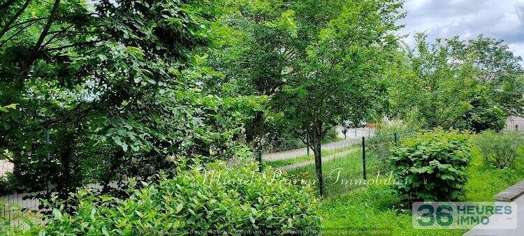 Appartement 3 pièces avec grande terrasse et cellier.
