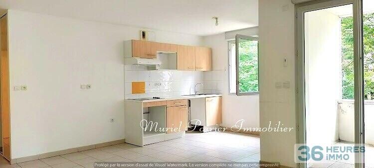 Appartement 3 pièces avec grande terrasse et cellier.