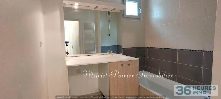 Appartement 3 pièces avec grande terrasse et cellier.