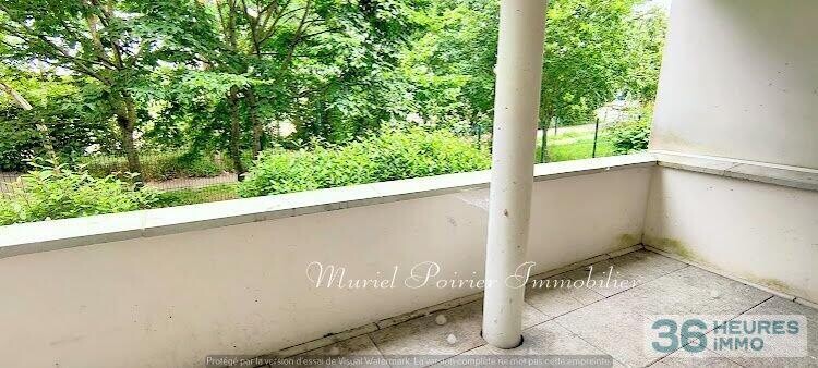 Appartement 3 pièces avec grande terrasse et cellier.