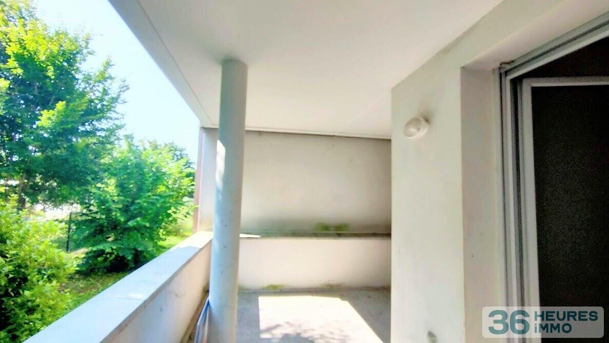 Appartement 3 pièces avec grande terrasse et cellier.