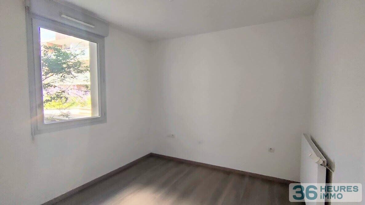 Appartement 3 pièces avec grande terrasse et cellier.