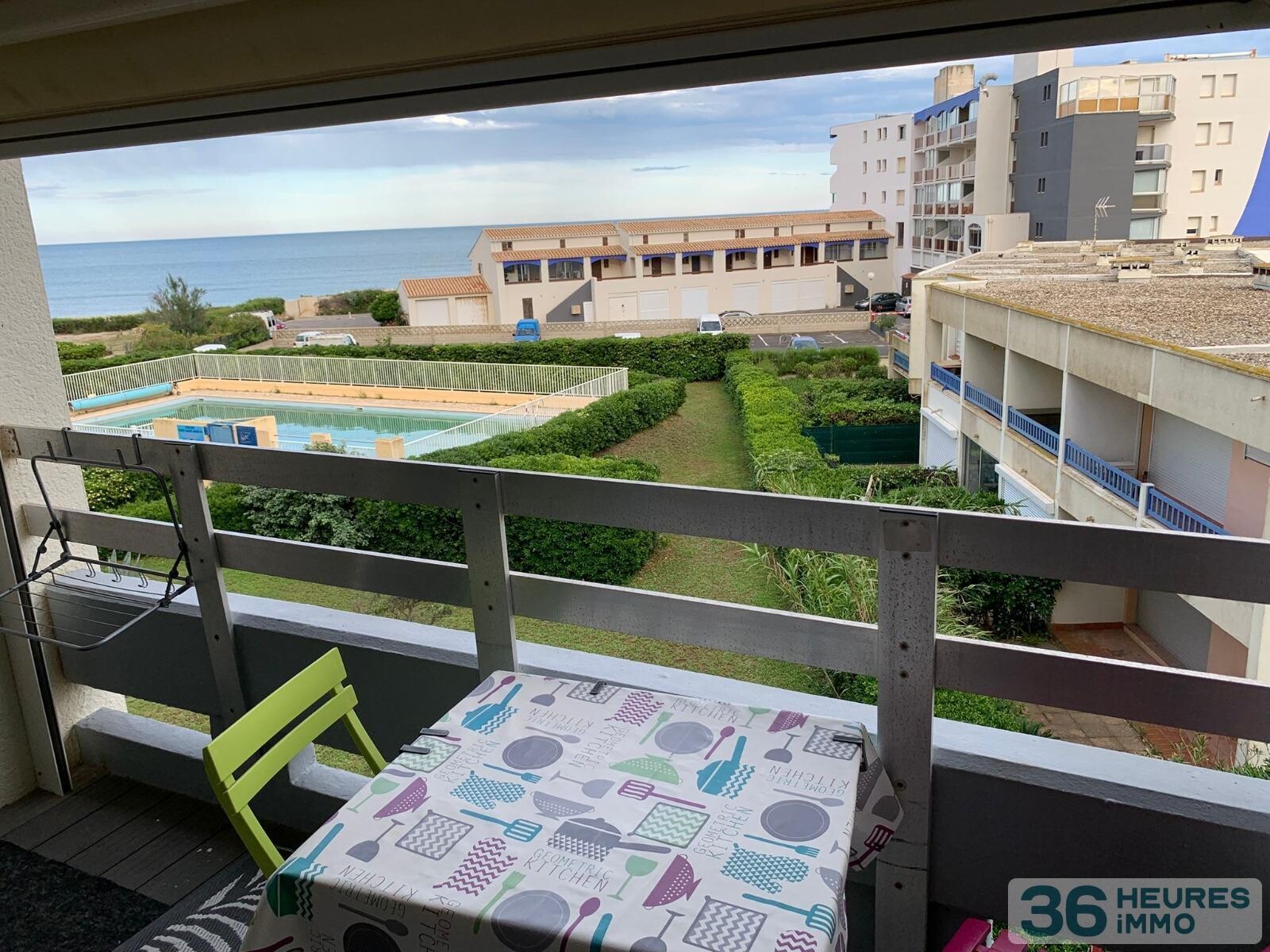 PORT SAINT ANGE APPARTEMENT 2 PIECES VUE MER