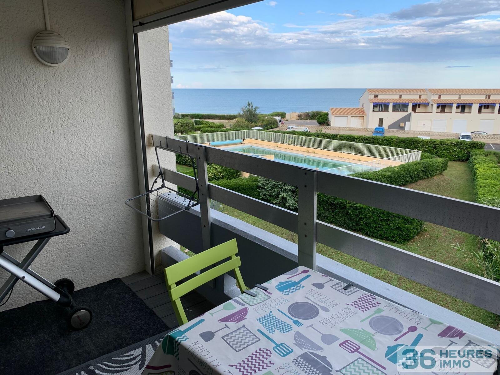 PORT SAINT ANGE APPARTEMENT 2 PIECES VUE MER