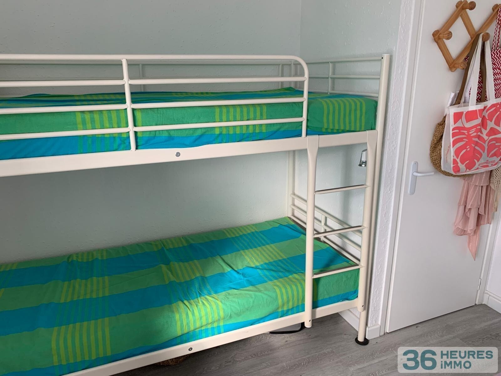 PORT SAINT ANGE APPARTEMENT 2 PIECES VUE MER