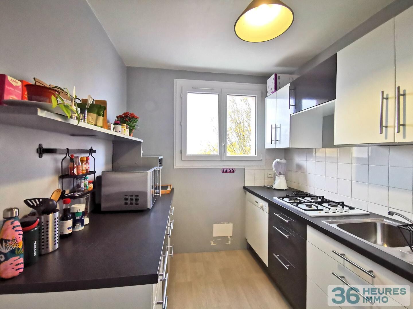 2 PIÈCES AVEC BALCON, PARKING en s/s ET CAVE