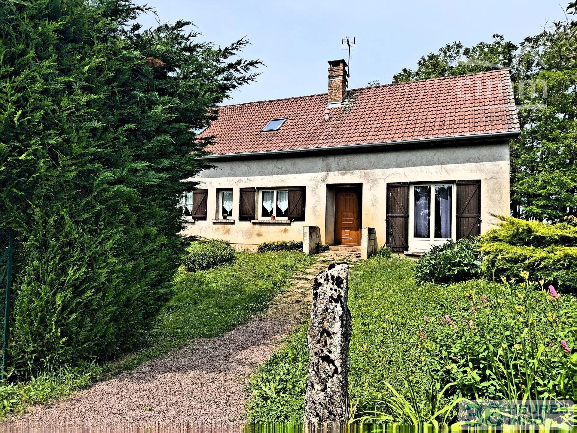 A VENDRE-PAVILLON(1984) 174m² SUR 2095m² DE TERRAIN-120 000€
