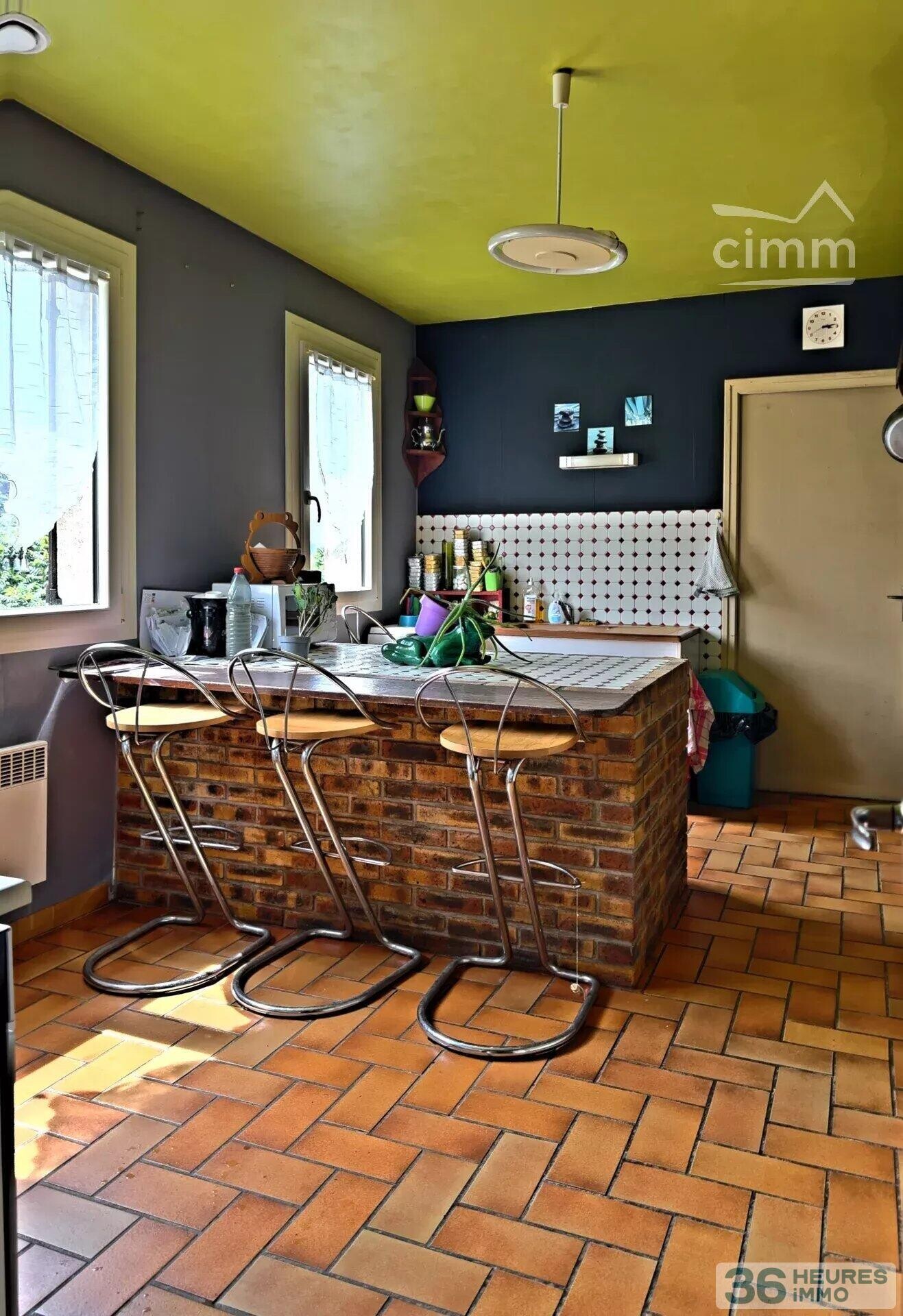 A VENDRE-PAVILLON(1984) 174m² SUR 2095m² DE TERRAIN-120 000€