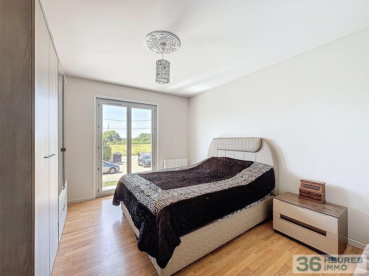 Maison familiale avec piscine et grands volumes à Leyrieu