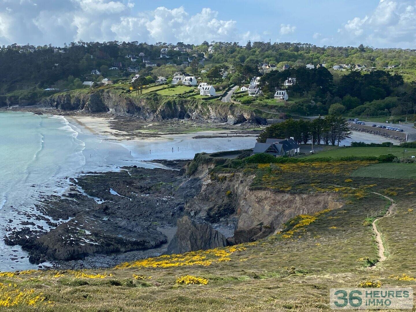 maison avec murs commerciaux 