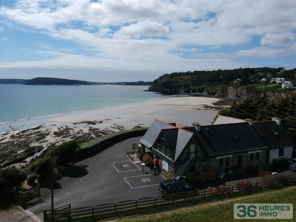 maison avec murs commerciaux 
