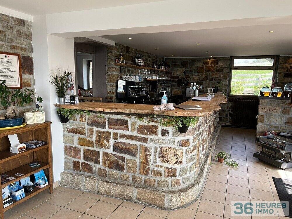 maison avec murs commerciaux 