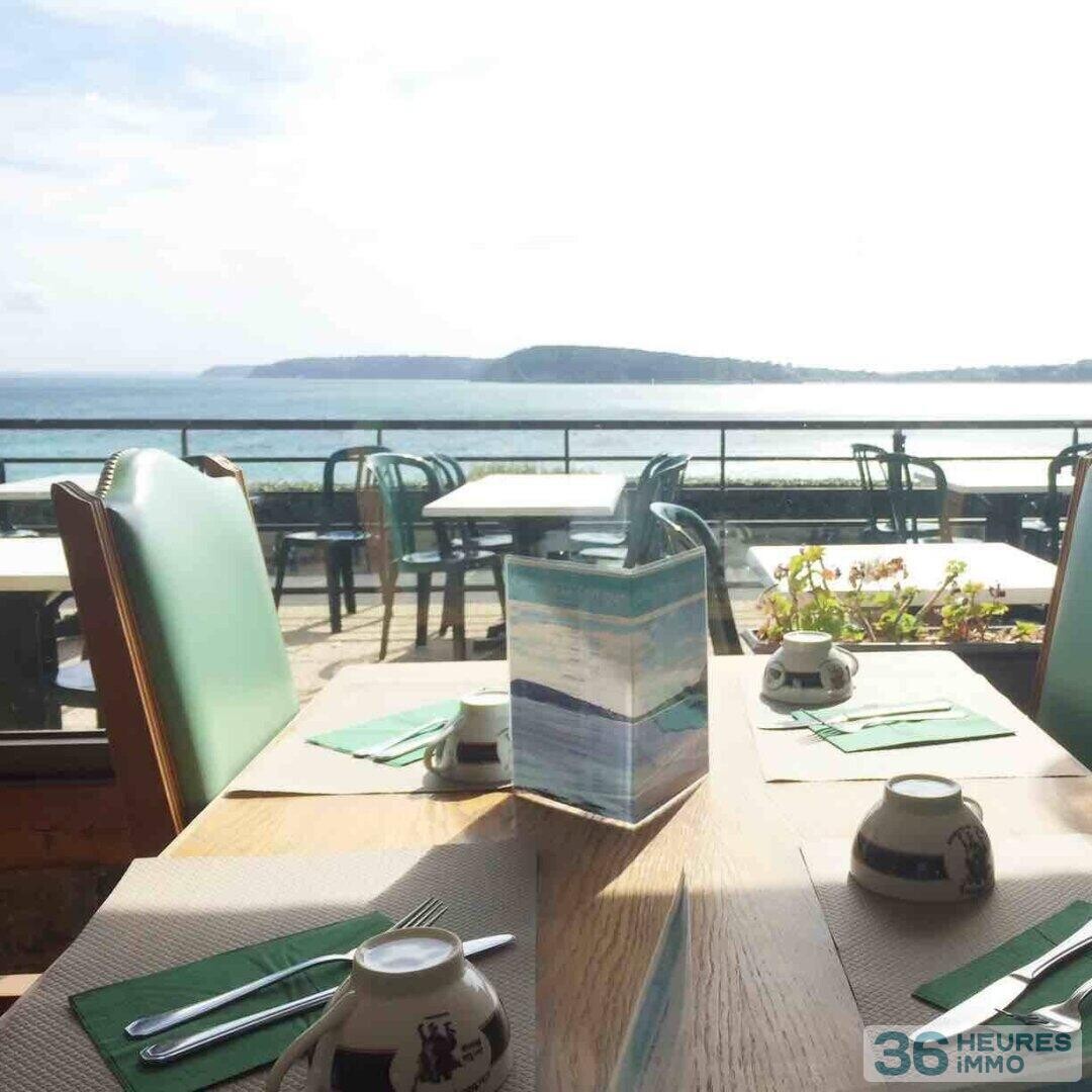 maison avec murs commerciaux 