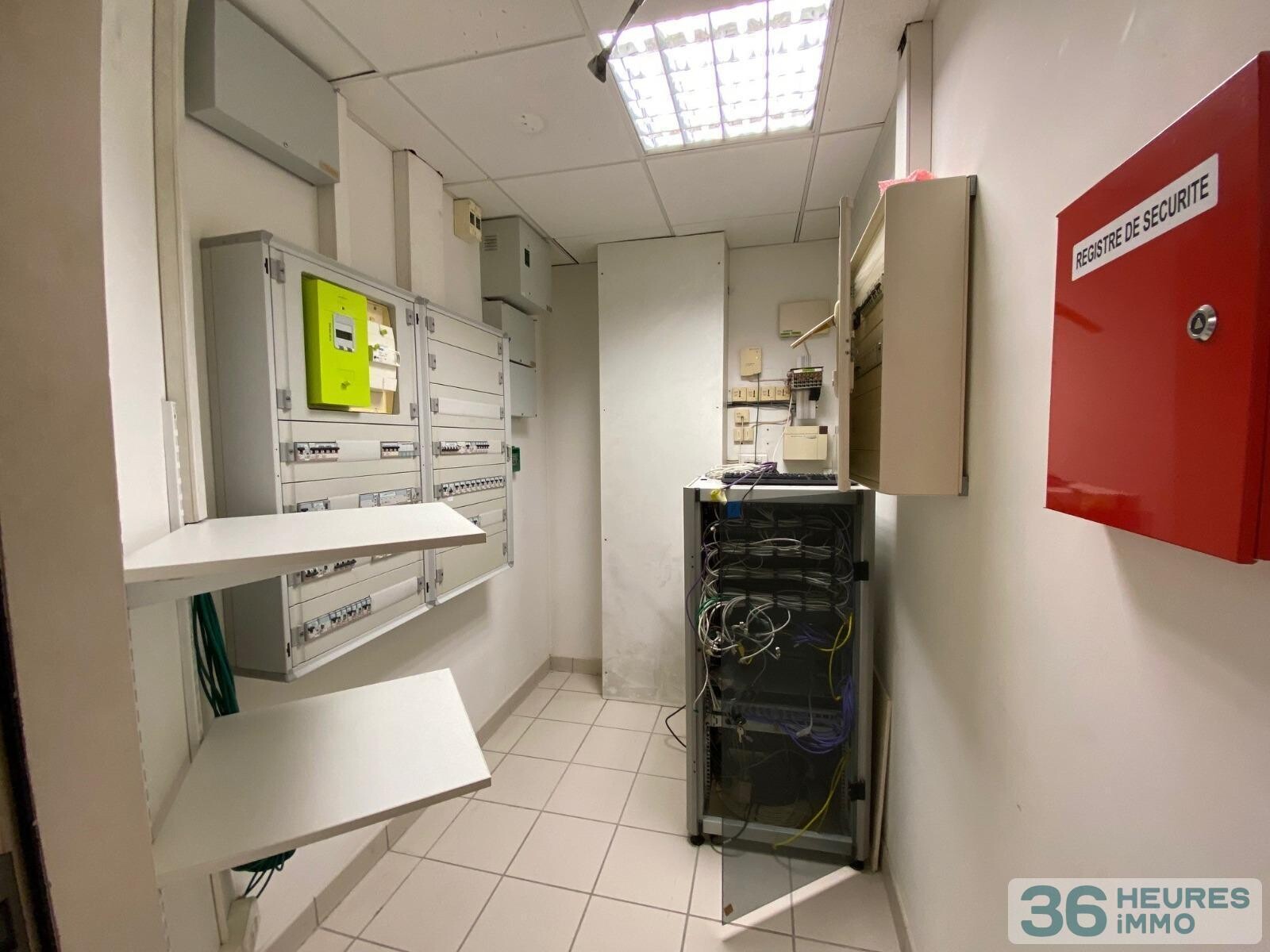 Locaux commerciaux avenue du XVème Corps - Pont du Las