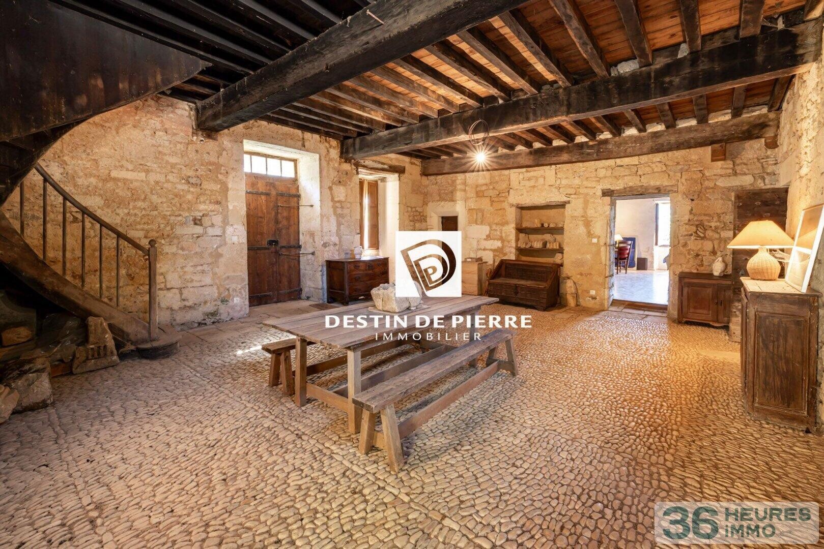 Périgord Noir - Manoir Renaissance et maison paysanne - 11 ha bois et prairies