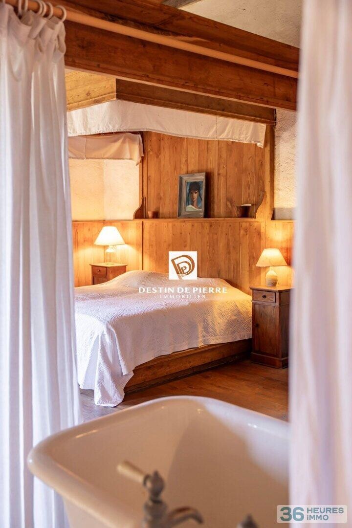 Périgord Noir - Manoir Renaissance et maison paysanne - 11 ha bois et prairies