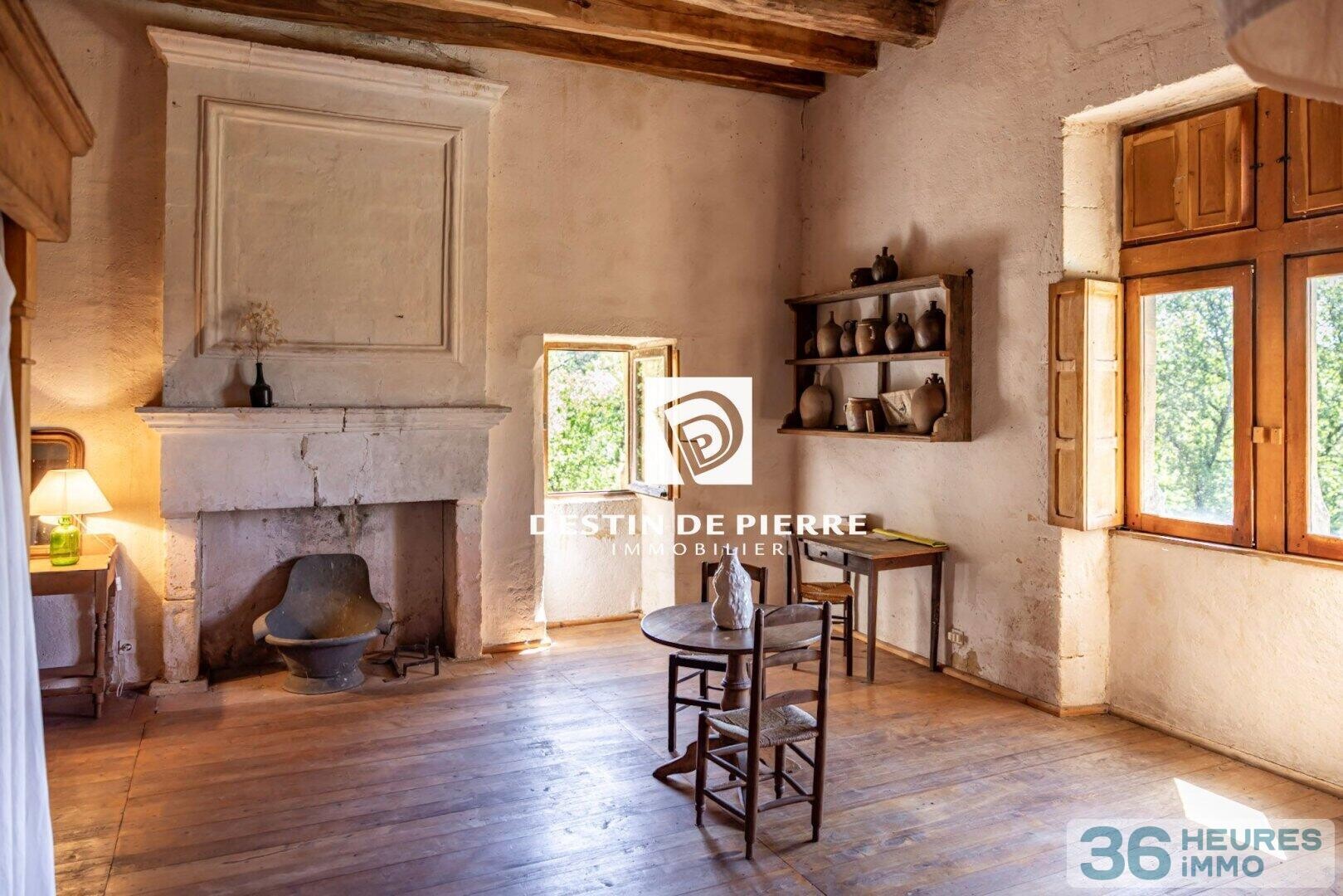 Périgord Noir - Manoir Renaissance et maison paysanne - 11 ha bois et prairies