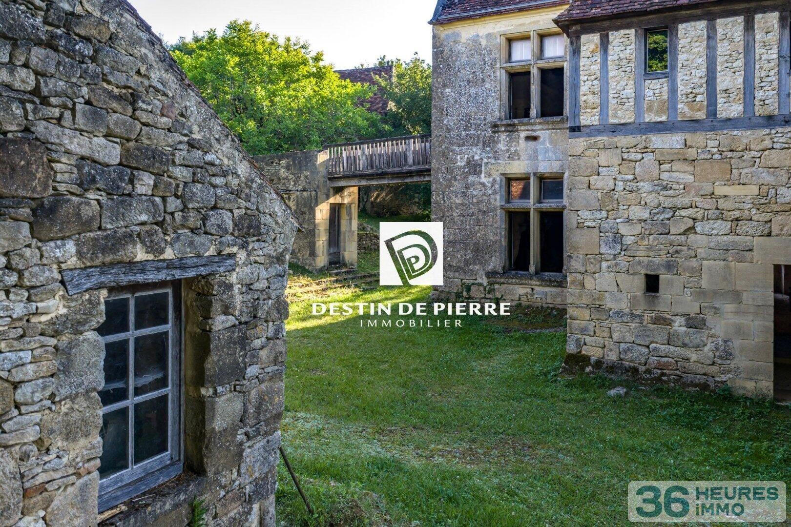 Périgord Noir - Manoir Renaissance et maison paysanne - 11 ha bois et prairies