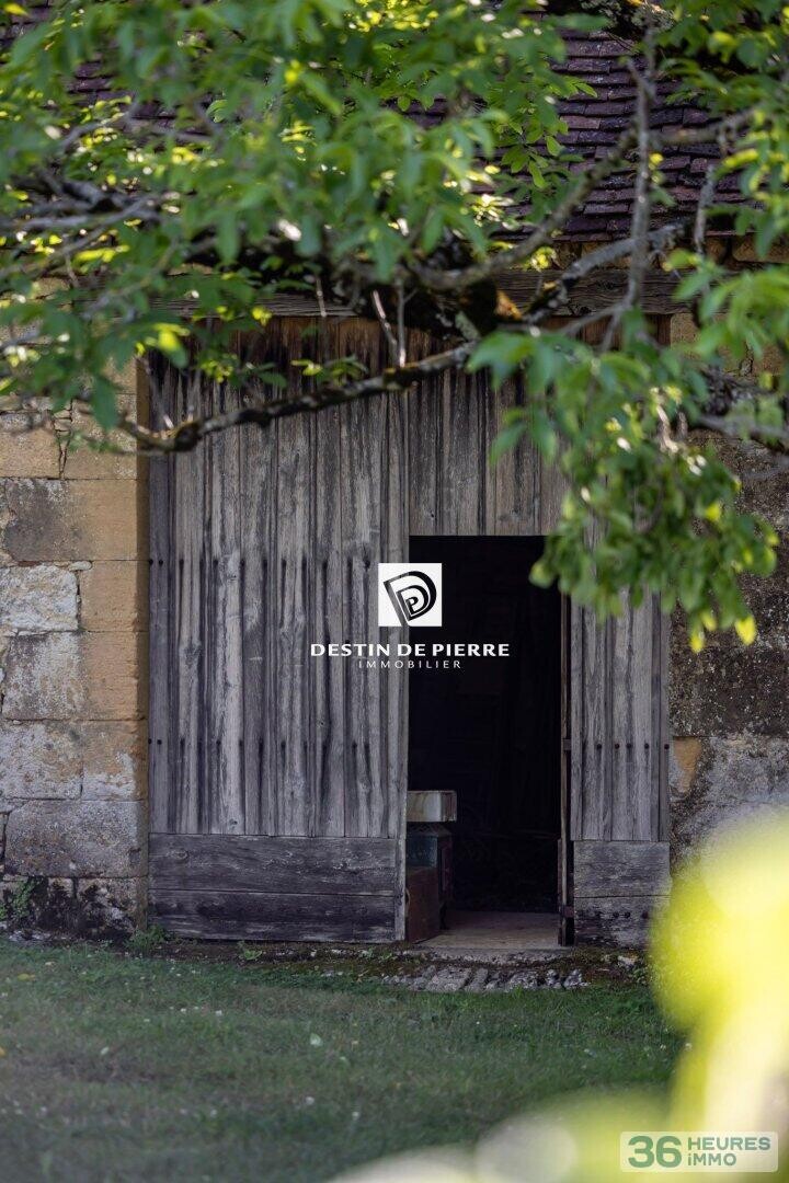 Périgord Noir - Manoir Renaissance et maison paysanne - 11 ha bois et prairies