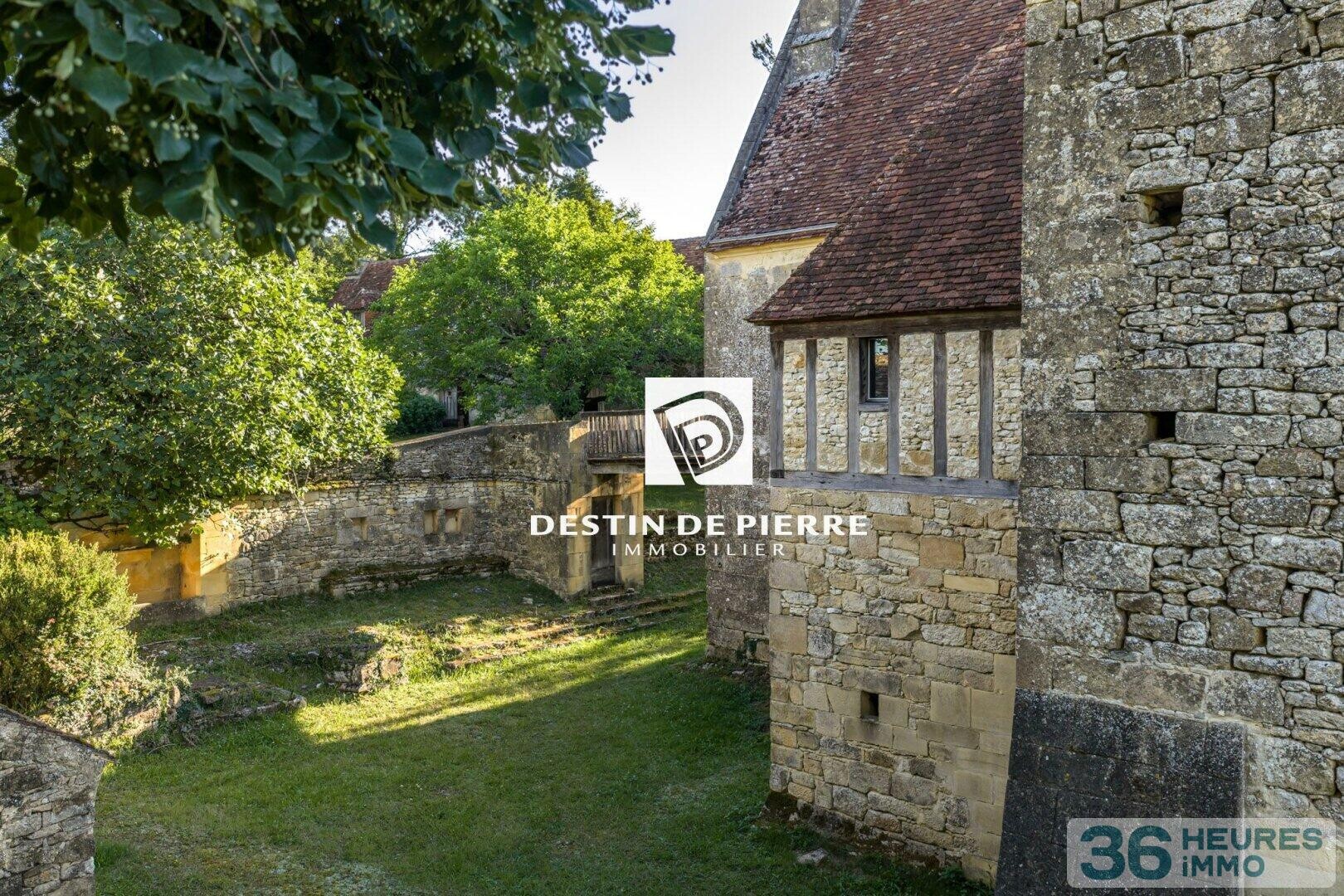 Périgord Noir - Manoir Renaissance et maison paysanne - 11 ha bois et prairies