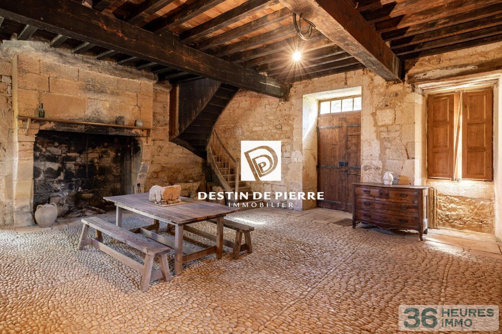 Périgord Noir - Manoir Renaissance et maison paysanne - 11 ha bois et prairies