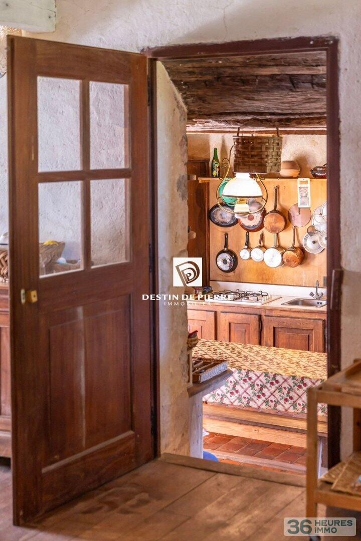 Périgord Noir - Manoir Renaissance et maison paysanne - 11 ha bois et prairies