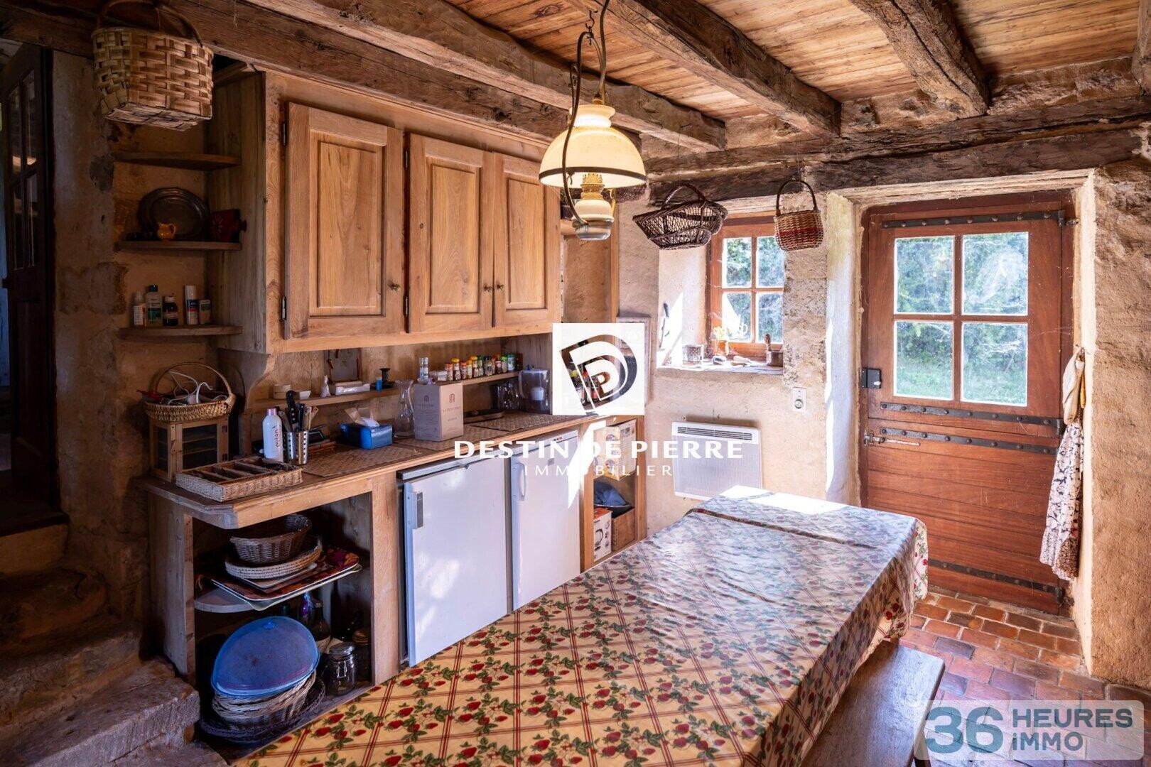 Périgord Noir - Manoir Renaissance et maison paysanne - 11 ha bois et prairies