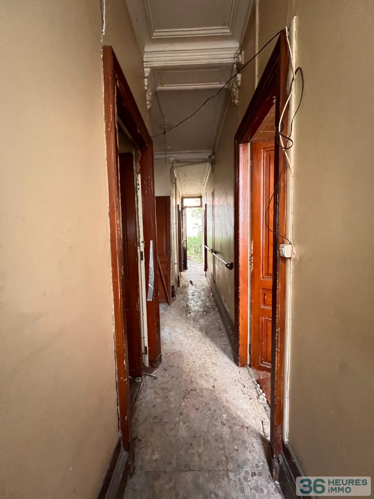 MAISON 7 PIECES . 4 CHS A RENOVER