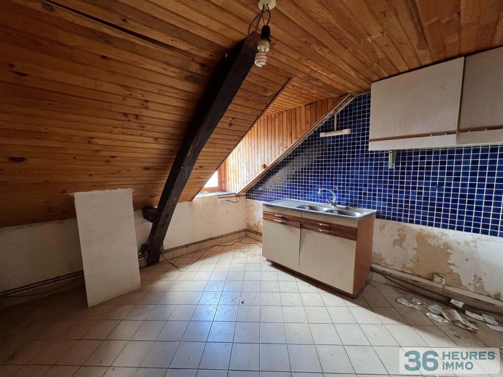 Immeuble situé au MANS devant la Sarthe