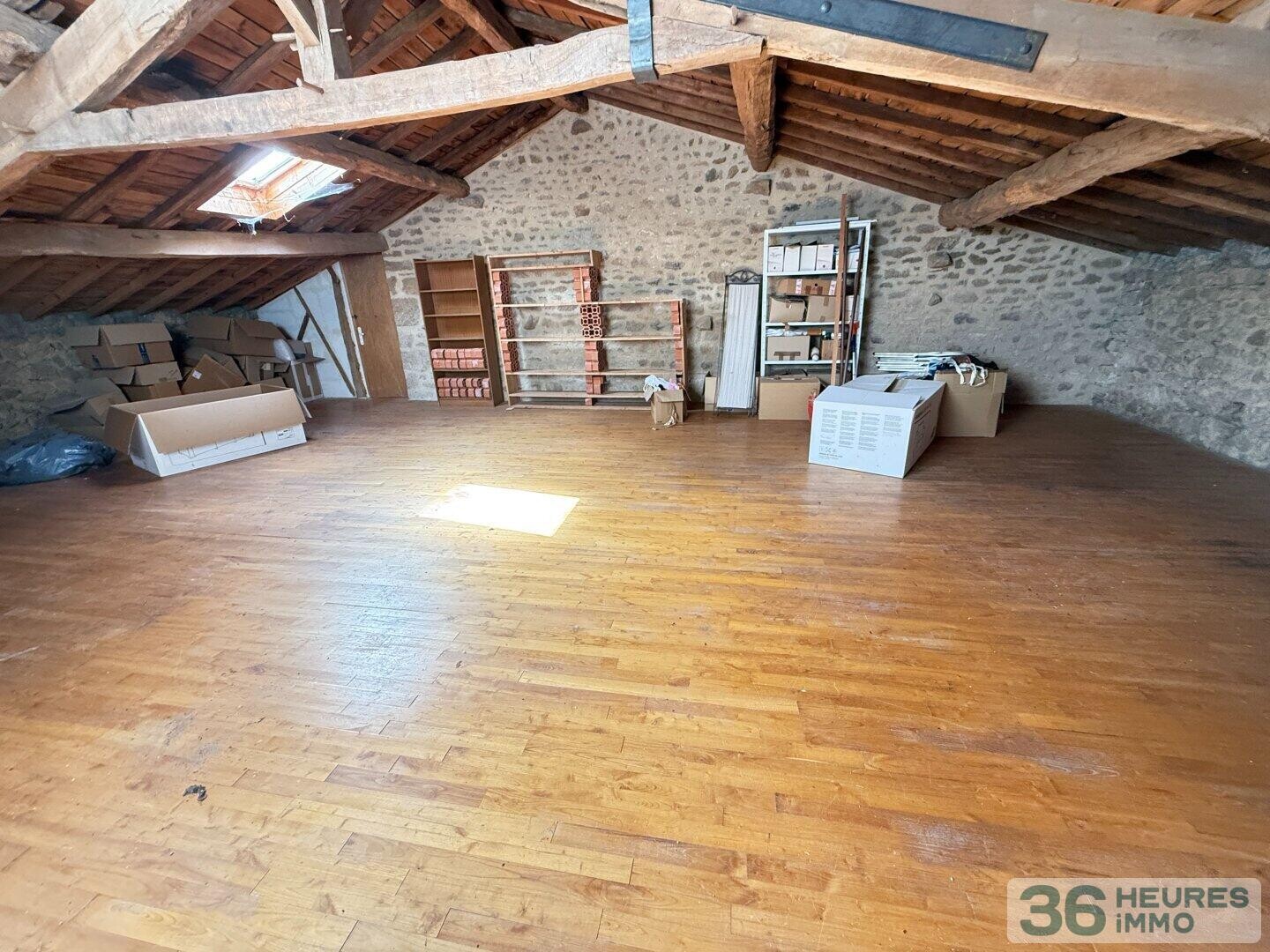 propriété avec piscine intérieure  Bessines sur Gartempe