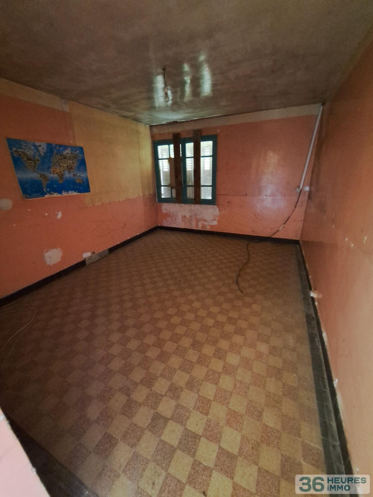 PLAIN PIED A RENOVER AVEC GARAGE ET JARDIN