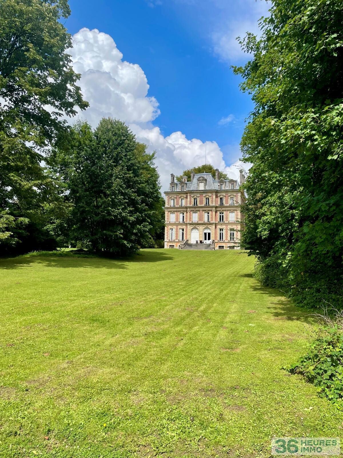 Chateau du parc de charnesseuil