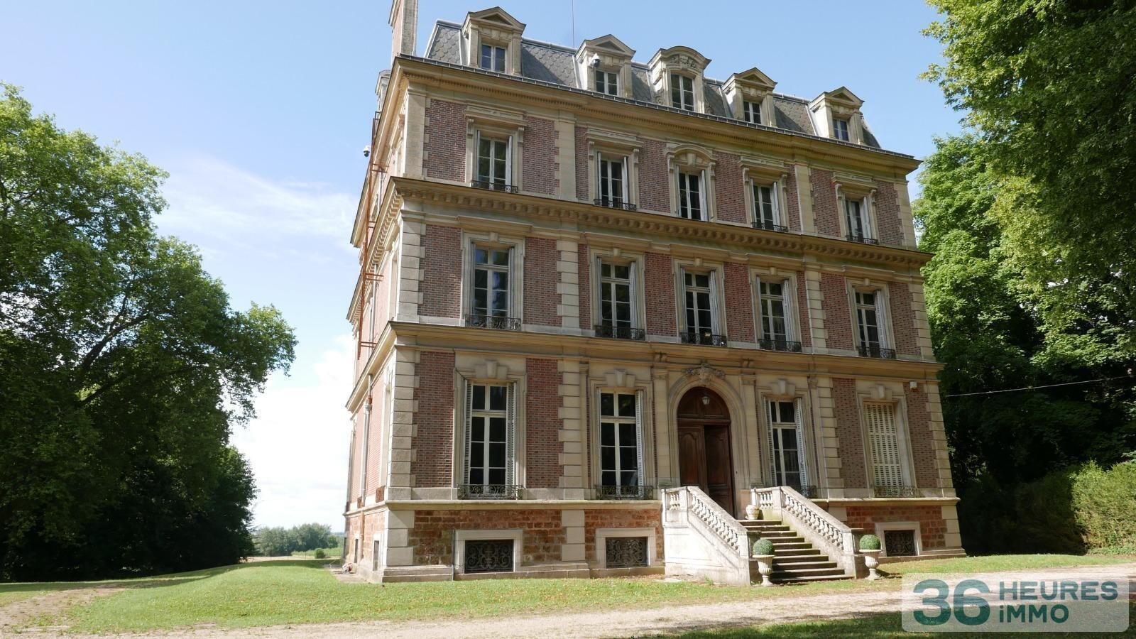 Chateau du parc de charnesseuil