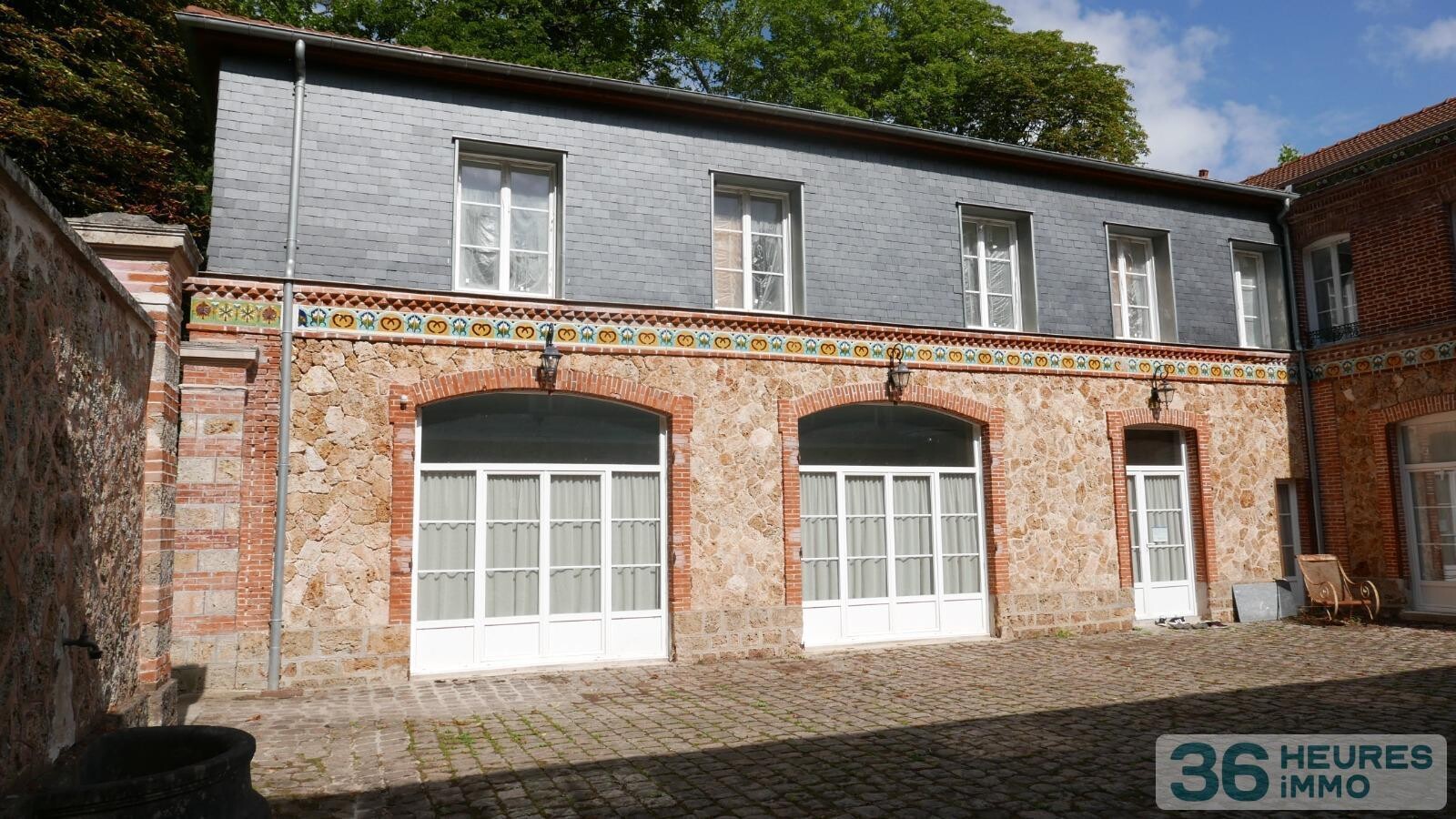 Chateau du parc de charnesseuil