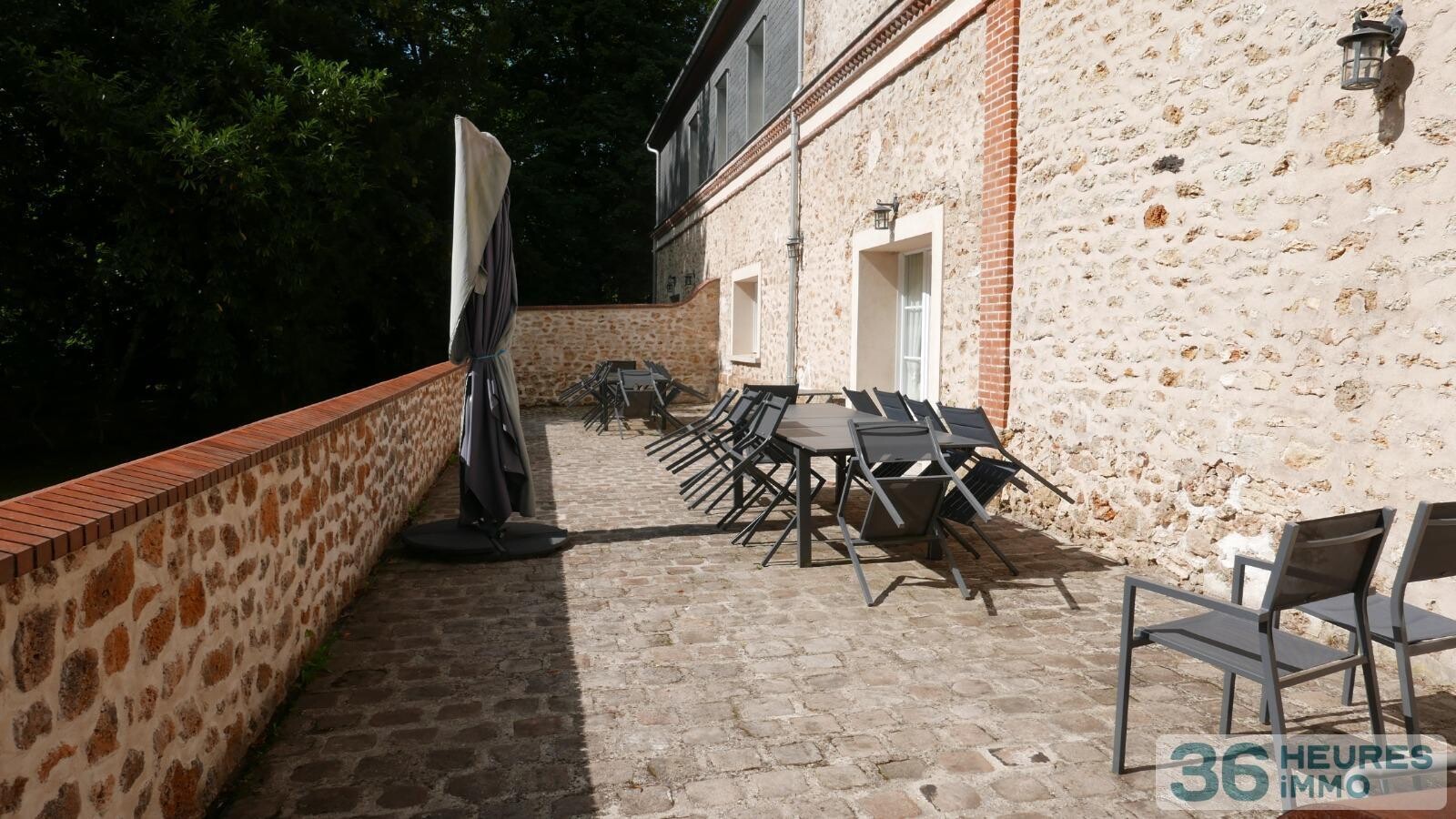 Chateau du parc de charnesseuil